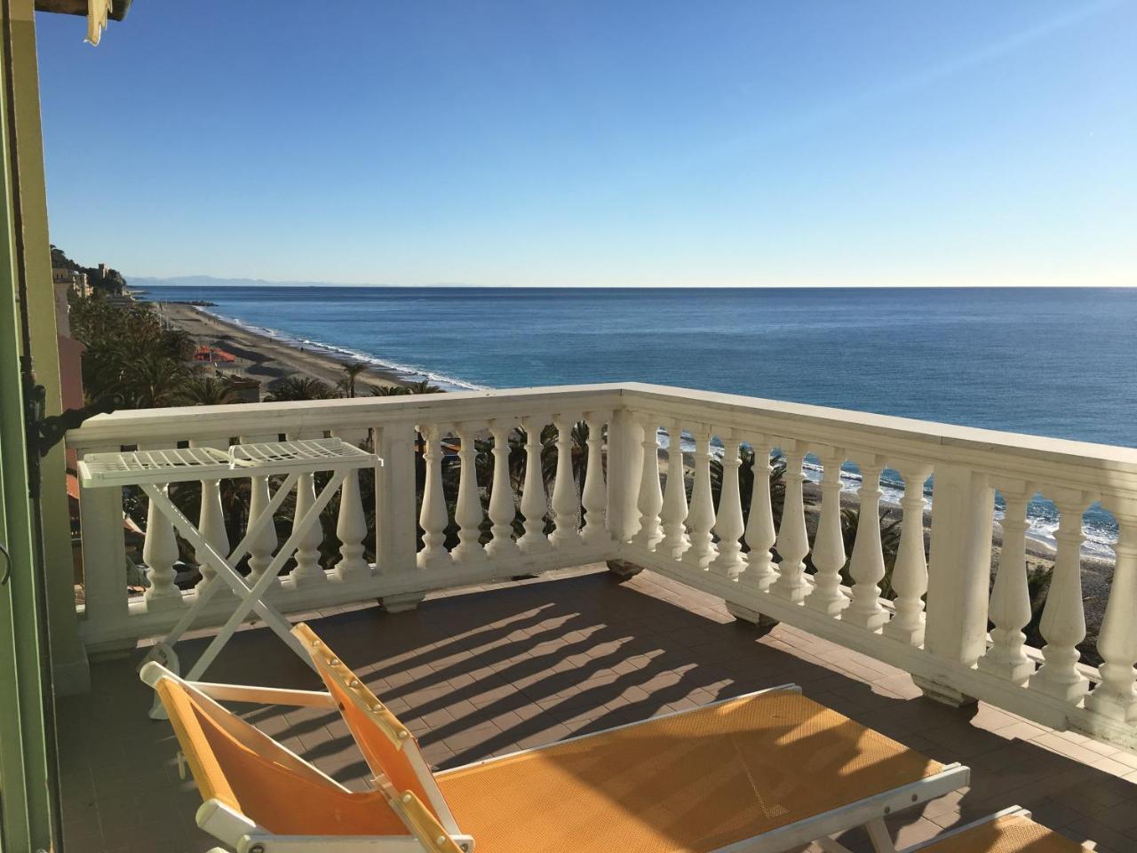 La Villetta Appartamenti Per Vacanze Finale Ligure Exterior foto